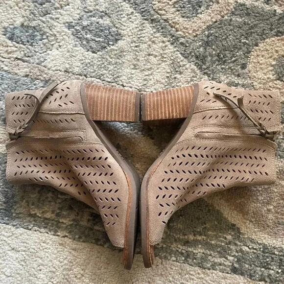 TOMS Women’s Majorca Peep Toe Stucco Suede Perforated Booties Size 6.5 - Picture 4 of 8